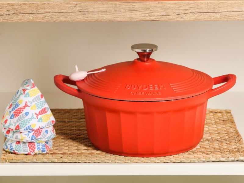 BUYDEEM Enameled Cast Iron Dutch Oven CP521-KR 2,9L, model CP521, color Koi Red