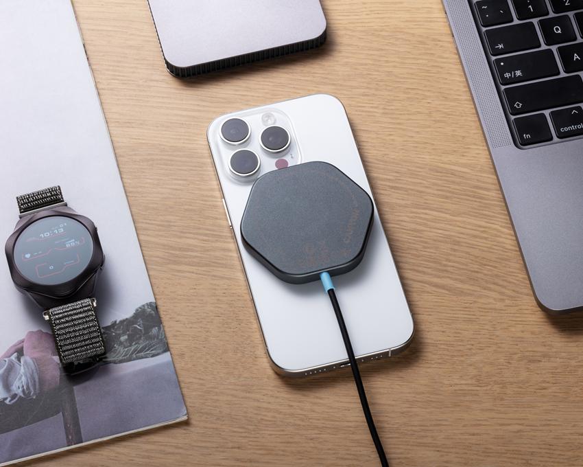 CANYON bezdrátová magnetická nabíjecka HEXAGON 110, 15W, Qi2 Dark Grey