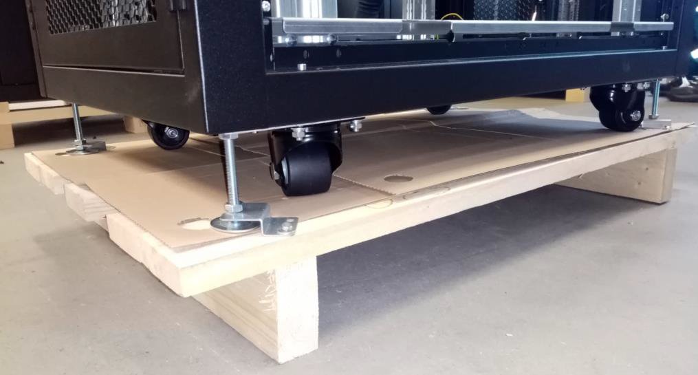 CONTEG DP-KO-RI7 Sada koleček pro skříně Ri7, nosnost 2000 kg, sada 4 koleček a nožiček pro nastavení výšky 100 mm