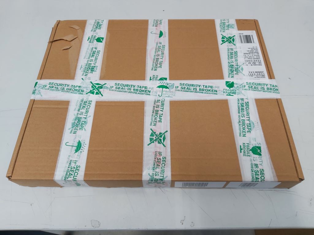 Legrand EvoLine 2-bodová police pevná 1U 400mm, nosnost 25kg - lehce poškozená přepravou