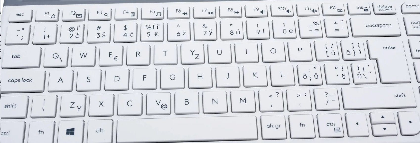 Logitech Slim Wireless Keyboard and Mouse Combo MK470 - OFFWHITE - CZE-SKY INT'L - INTNL