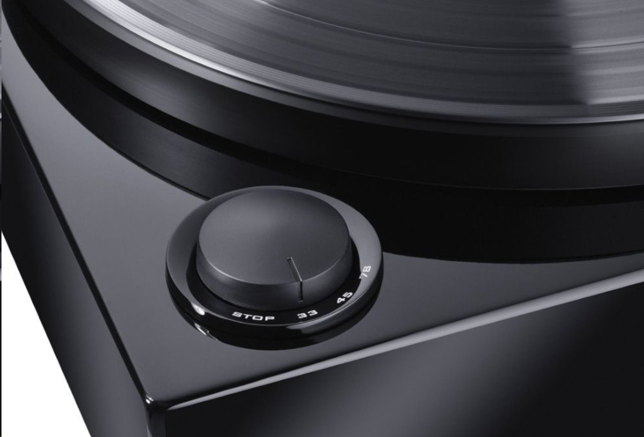 Magnat - MTT 990 / High-end gramofon s přímým náhonem / Přenoska Audio-Technica AT-VM520xEB / Limited Edition / Matná če