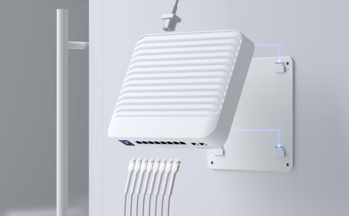 Ubiquiti Switch L3 UniFi Professional USW-Pro-8-PoE, 8-Port Gigabit, 2x SFP+, PoE-out, PoE budget 120W